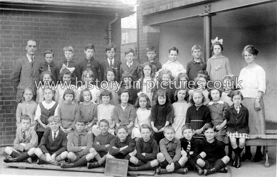 Class IIIa Photo, Albert Road School, Ilford, Essex. c.1910's.